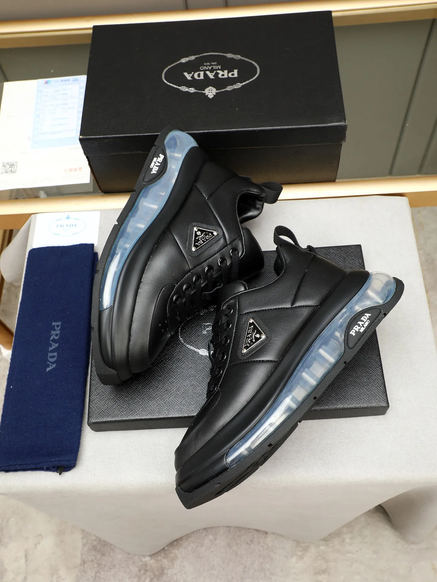 Men's shoes 💰640 Prada/Prada Men's casual shipping, imported cowhide upper, prada triangle logo, lambskin lining, original air cushion sole, rubber sewing process, rubber bottom layer, excellent shock absorption effect, comfortable on the feet! Size: 39-44 (38 45 customized)